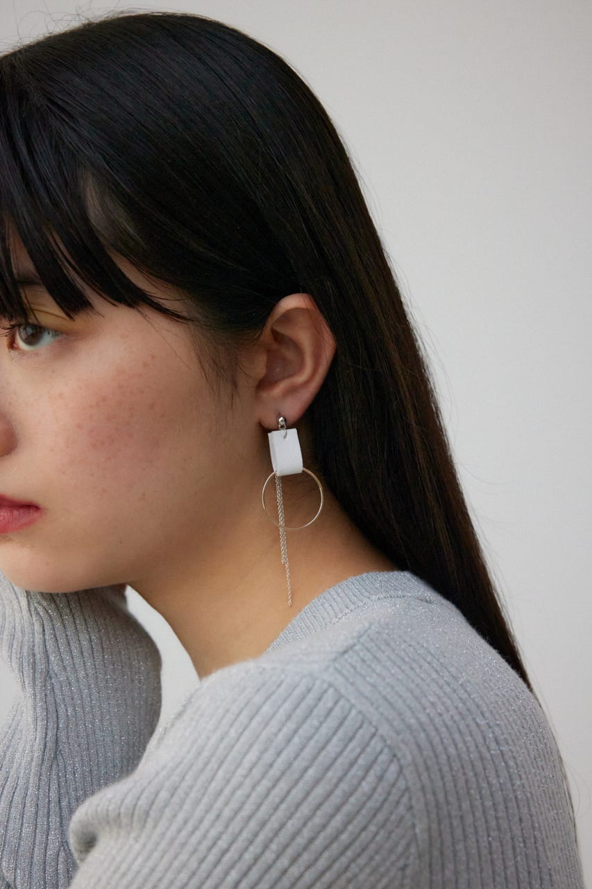 【公式ショップ】 AZUL BY フェイクレザーバイカラーアシンメトリー | MOUSSY アクセサリー