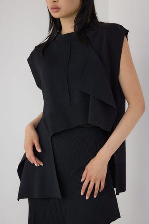 【PLUS】アシンメトリードレープニットベスト