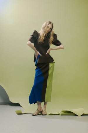 【PLUS】マルチコンビアシメニットタイトスカート