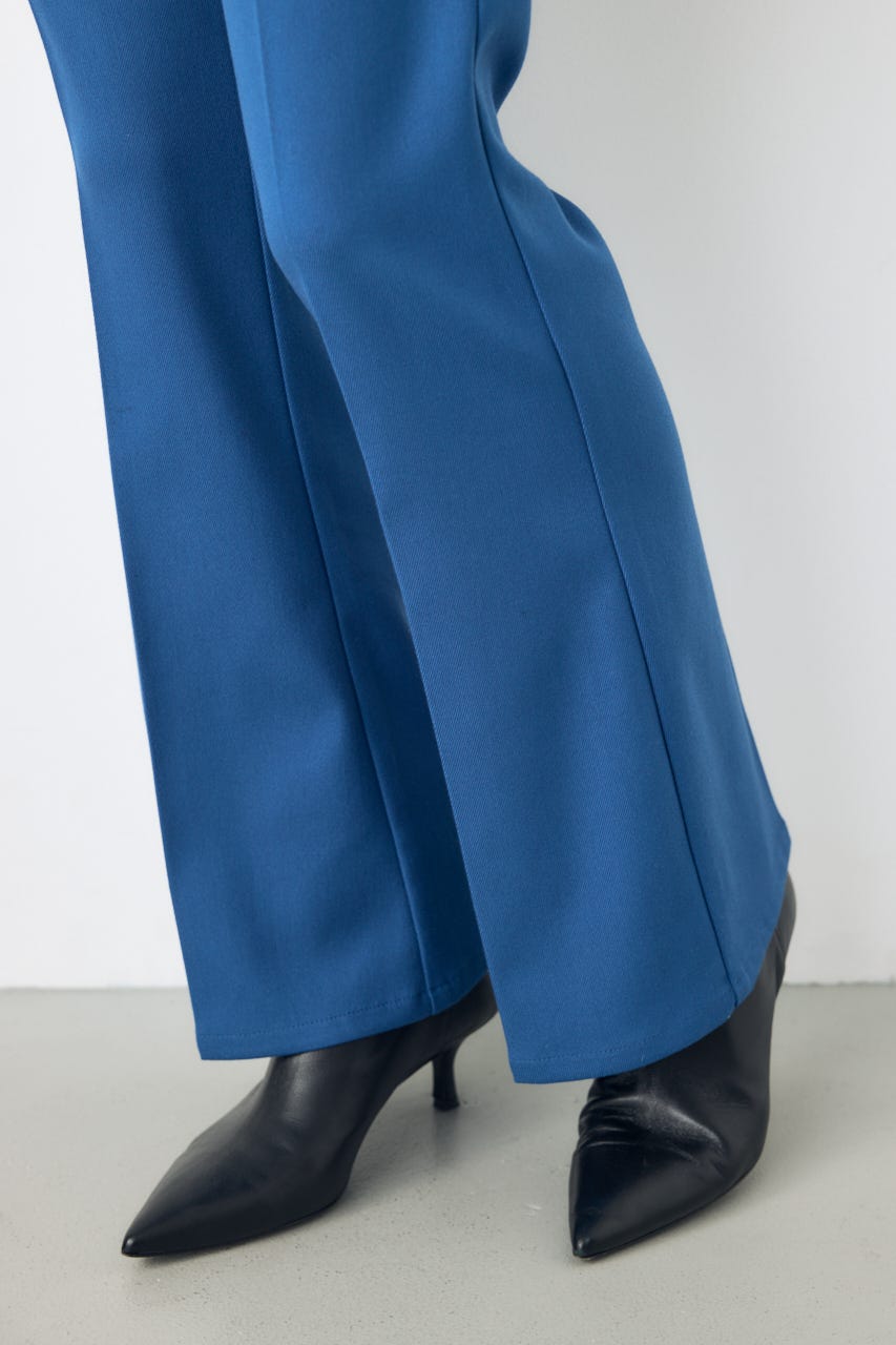 VENUSセンタープレスフレアパンツ BLU S