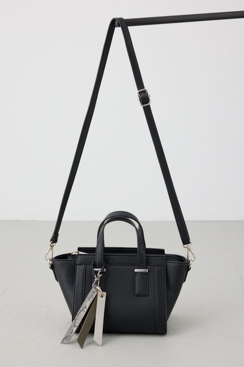 チャームセットトラペイズドバッグ BLK FREE