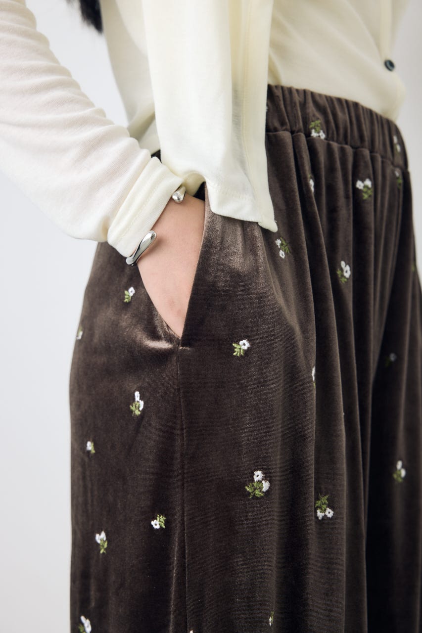 ベロア刺繍ワイドパンツ 柄BRN FREE