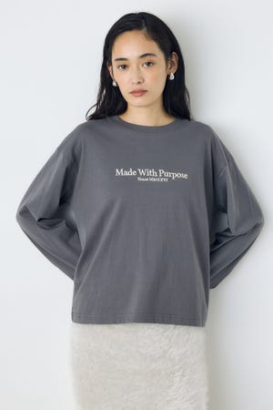 センターロゴロングスリーブトップス