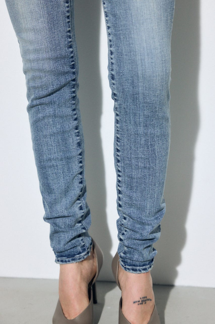 【WEB限定】AZUL DENIM ジャストウエストスキニーデニム L/BLU XS