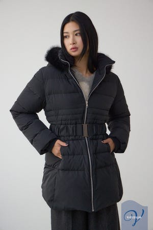 VENUS フードファーベルト付ミドルダウンコート