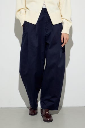 イージーチノカーブパンツ