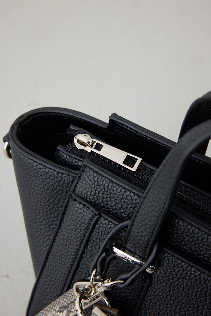 チャームセットトラペイズドバッグ BLK FREE