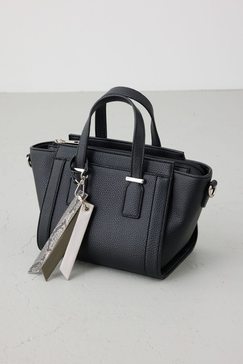 チャームセットトラペイズドバッグ BLK FREE