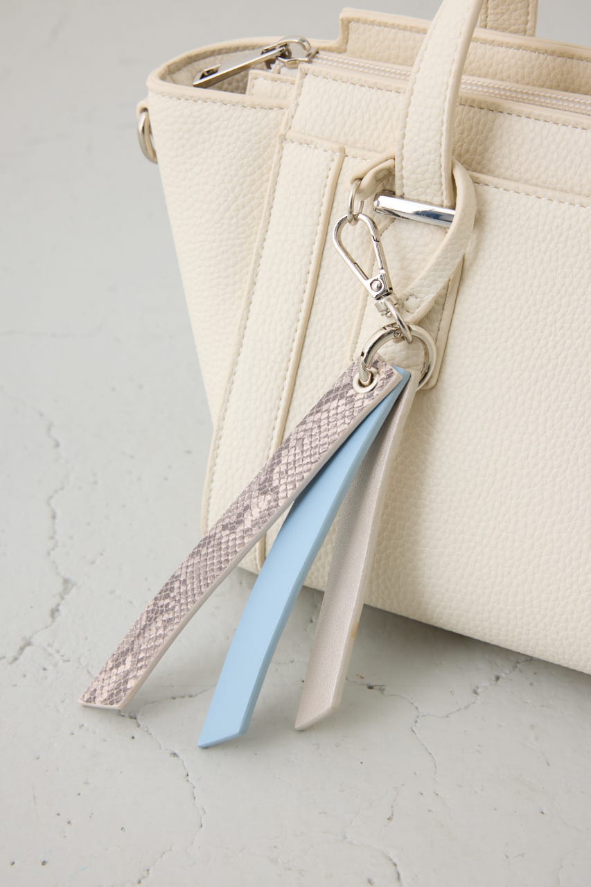 チャームセットトラペイズドバッグ IVOY FREE