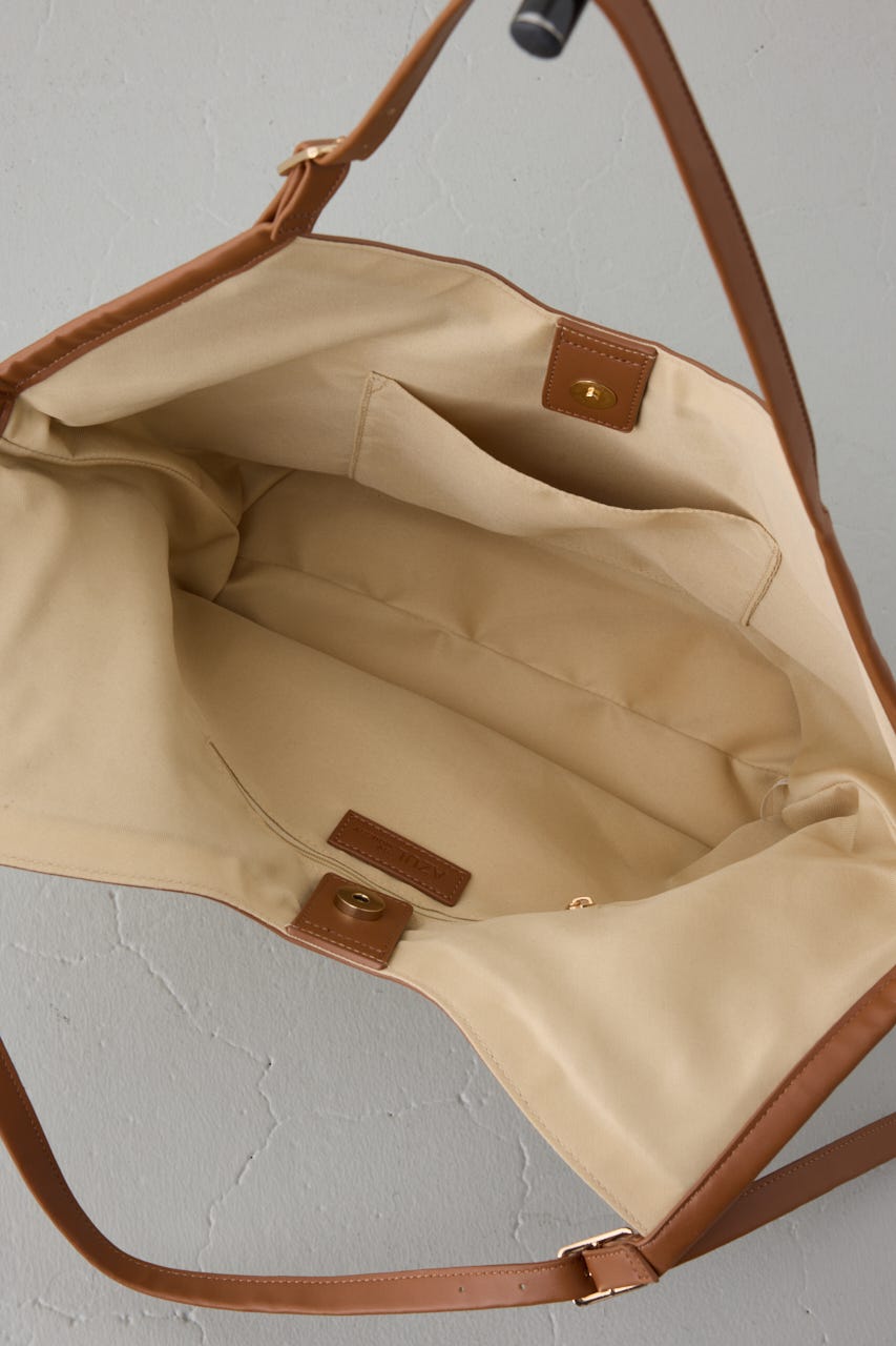 フェイクレザーパイピング雑材トートバッグ CAM FREE