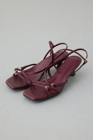 ナローストラップサンダル