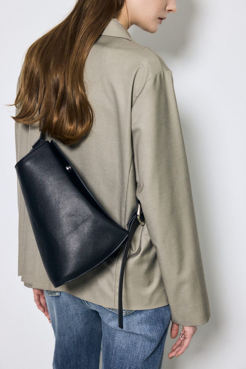 フェイクレザークロスボディバッグ BLK FREE