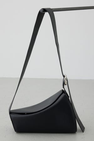 フェイクレザークロスボディバッグ