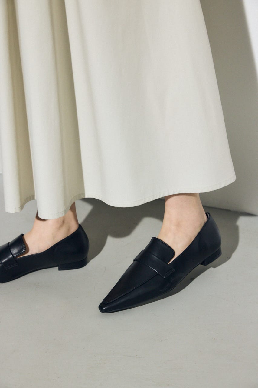 ポインテッドトゥローファー BLK S