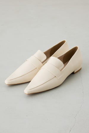 ポインテッドトゥローファー