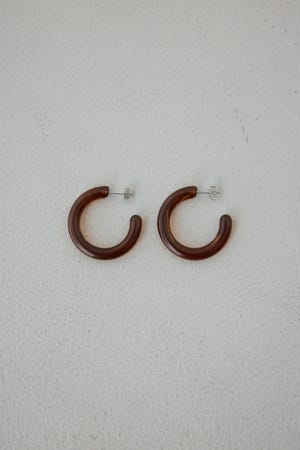 アクリルフープピアス