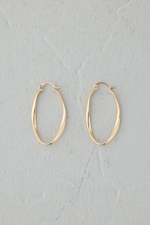 オーバルフープピアス