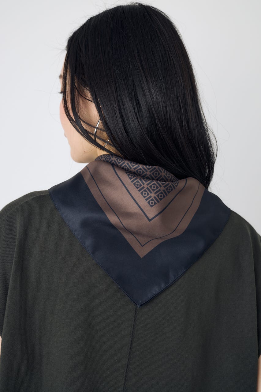 幾何柄スカーフ 柄BLK FREE