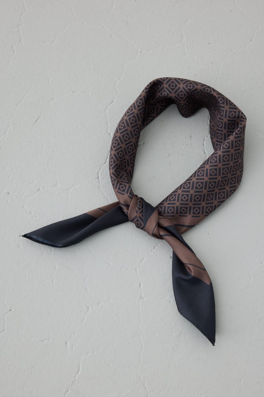 幾何柄スカーフ 柄BLK FREE