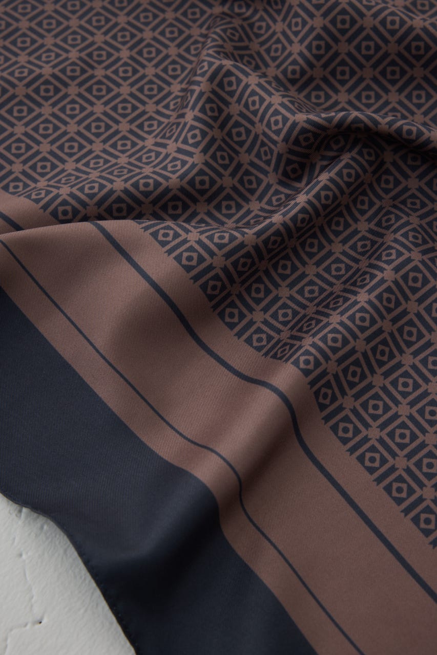 幾何柄スカーフ 柄BLK FREE