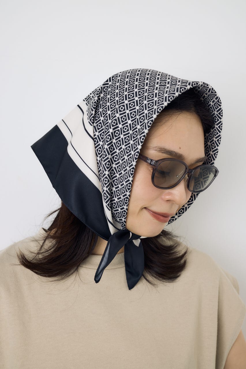 幾何柄スカーフ 柄WHT FREE