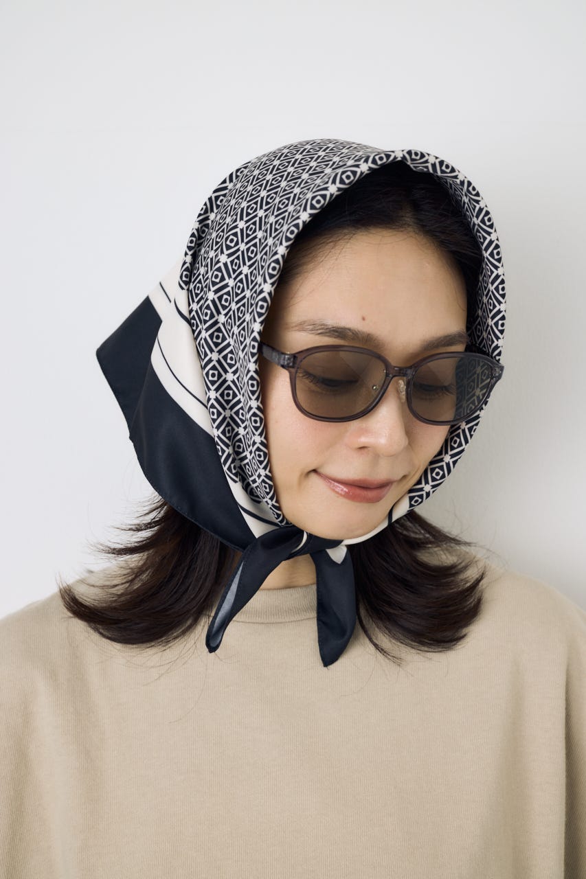 幾何柄スカーフ 柄WHT FREE