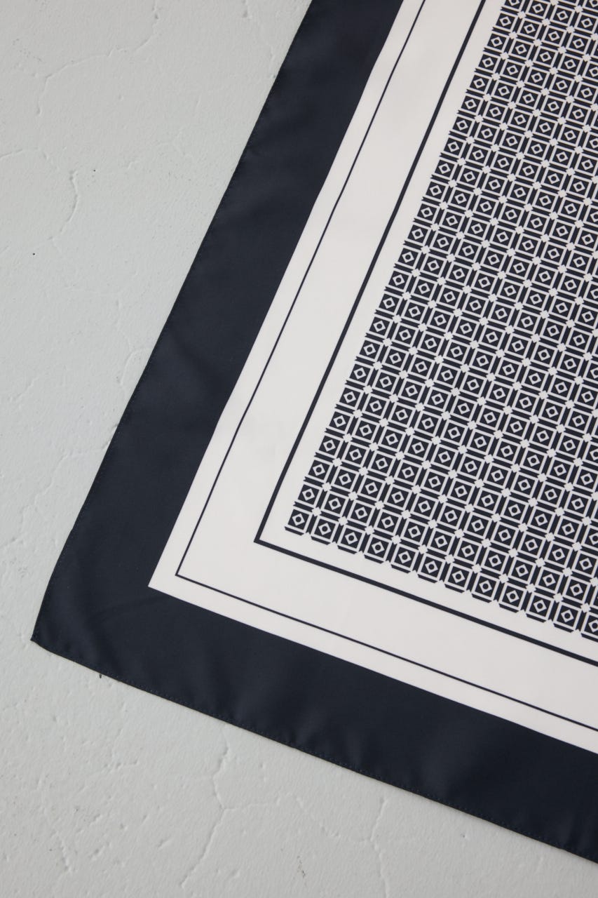 幾何柄スカーフ 柄WHT FREE