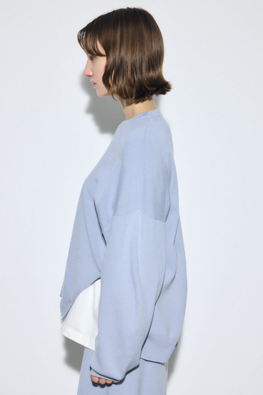 裾スリットニュアンスニットトップス L/BLU FREE