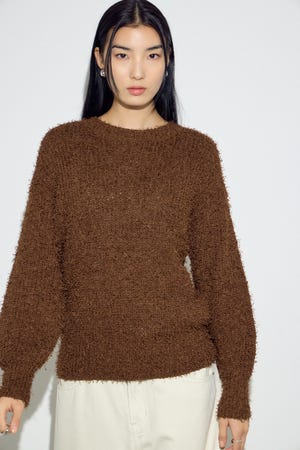 カールヤーンクルーネックニット