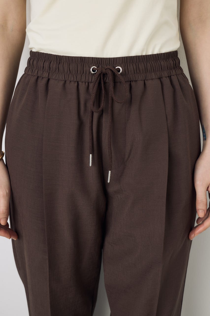 COMFORA AIRピンタックテーパードパンツ BRN S