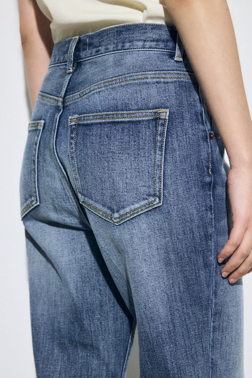 AZUL DENIM センタープレスフレアデニム ショート丈 BLU 25inch