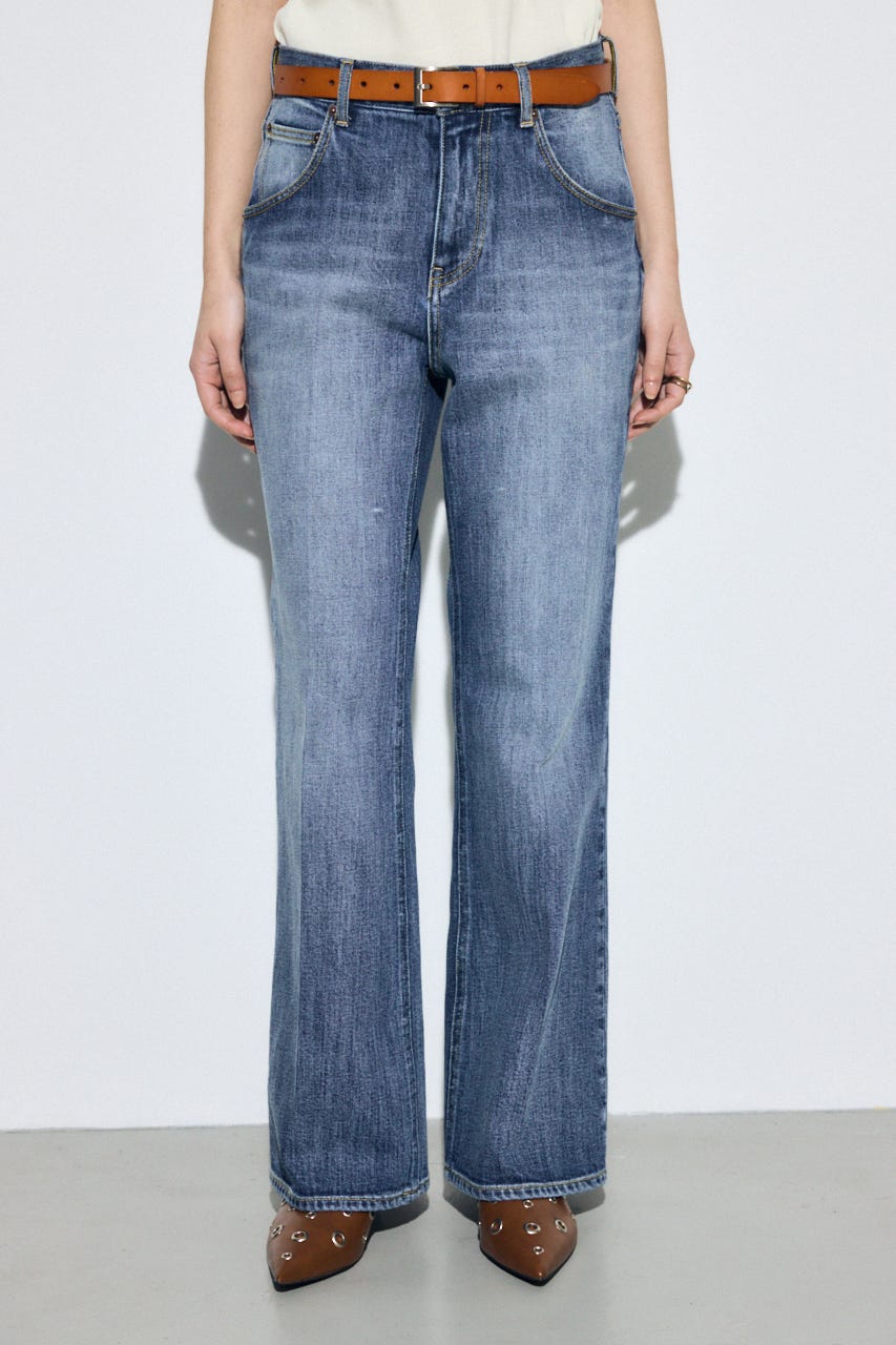 AZUL DENIM センタープレスフレアデニム ショート丈 BLU 25inch