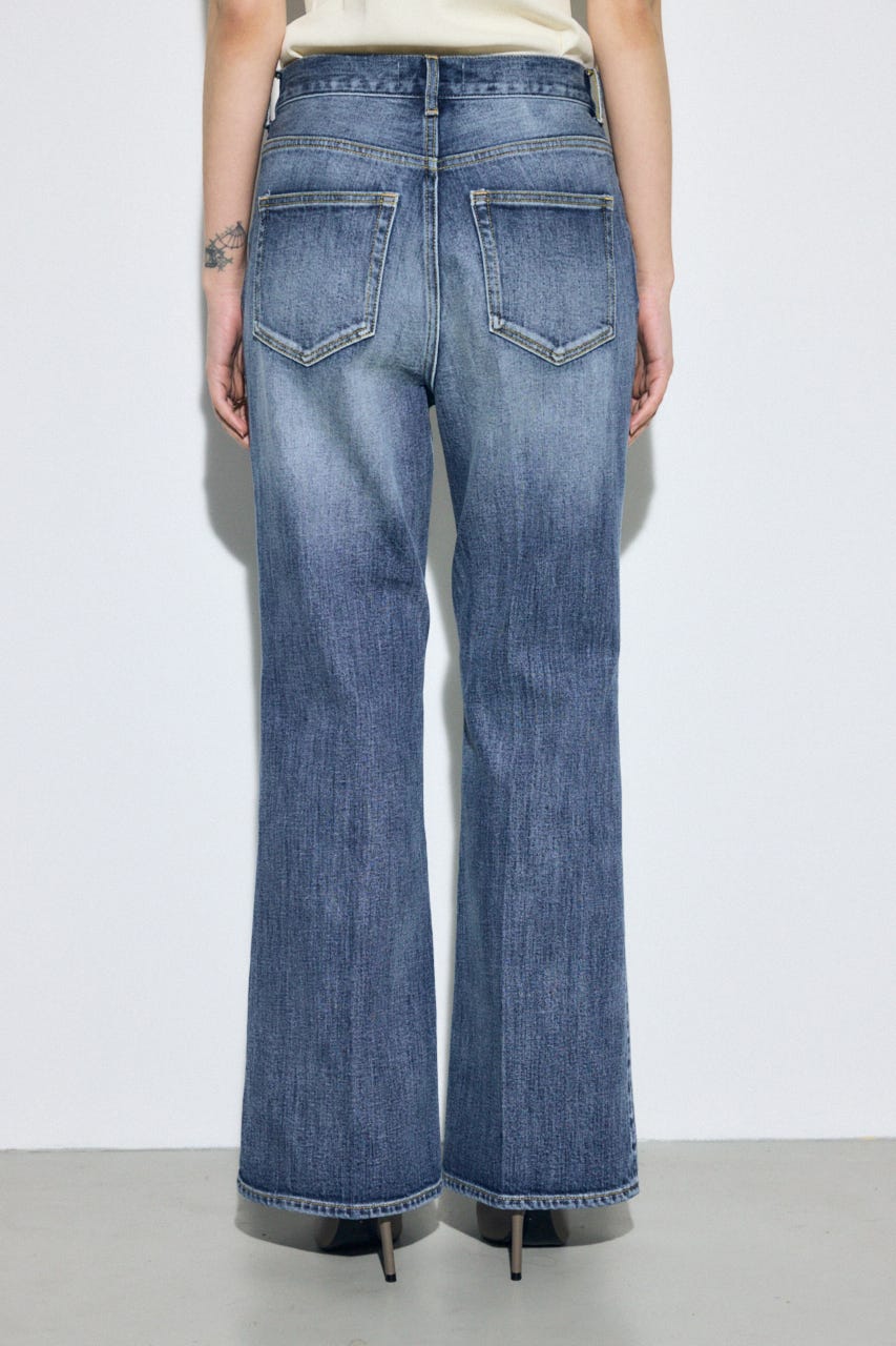 AZUL DENIM センタープレスフレアデニム ショート丈 BLU 25inch