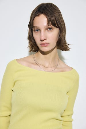 オフショルニットトップス