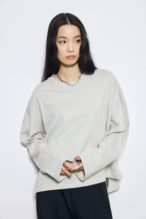 スリットヘムルーズプルオーバー