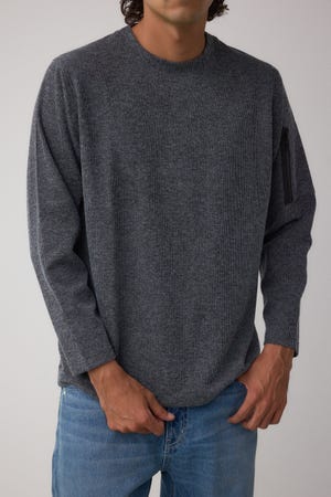 スリーブポケット長袖トップス