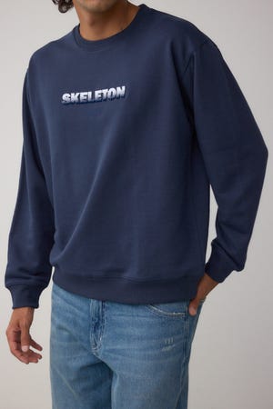 ブラシ刺繍スウェットトップス