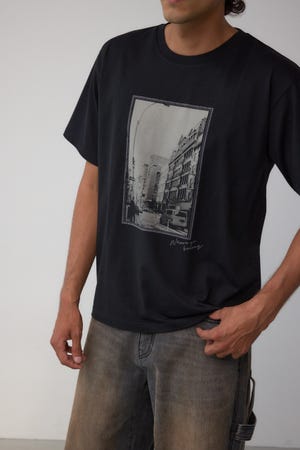 モノクロームストリートTシャツ