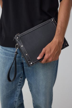 スタッズクラッチバッグ