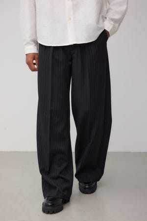 ペンシルストライプワイドパンツ