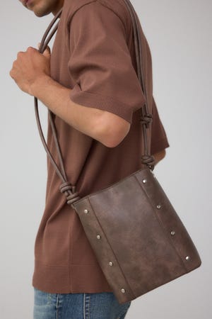 スタッズショルダーバッグ