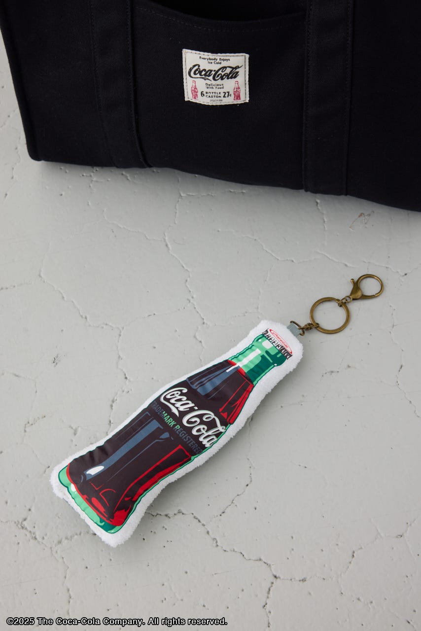 【Coca-Cola（R）｜AZUL】スクエアトートバッグ BLK FREE