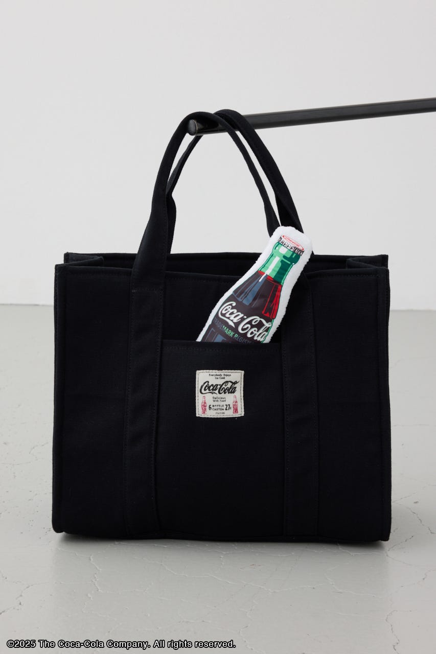 【Coca-Cola（R）｜AZUL】スクエアトートバッグ BLK FREE