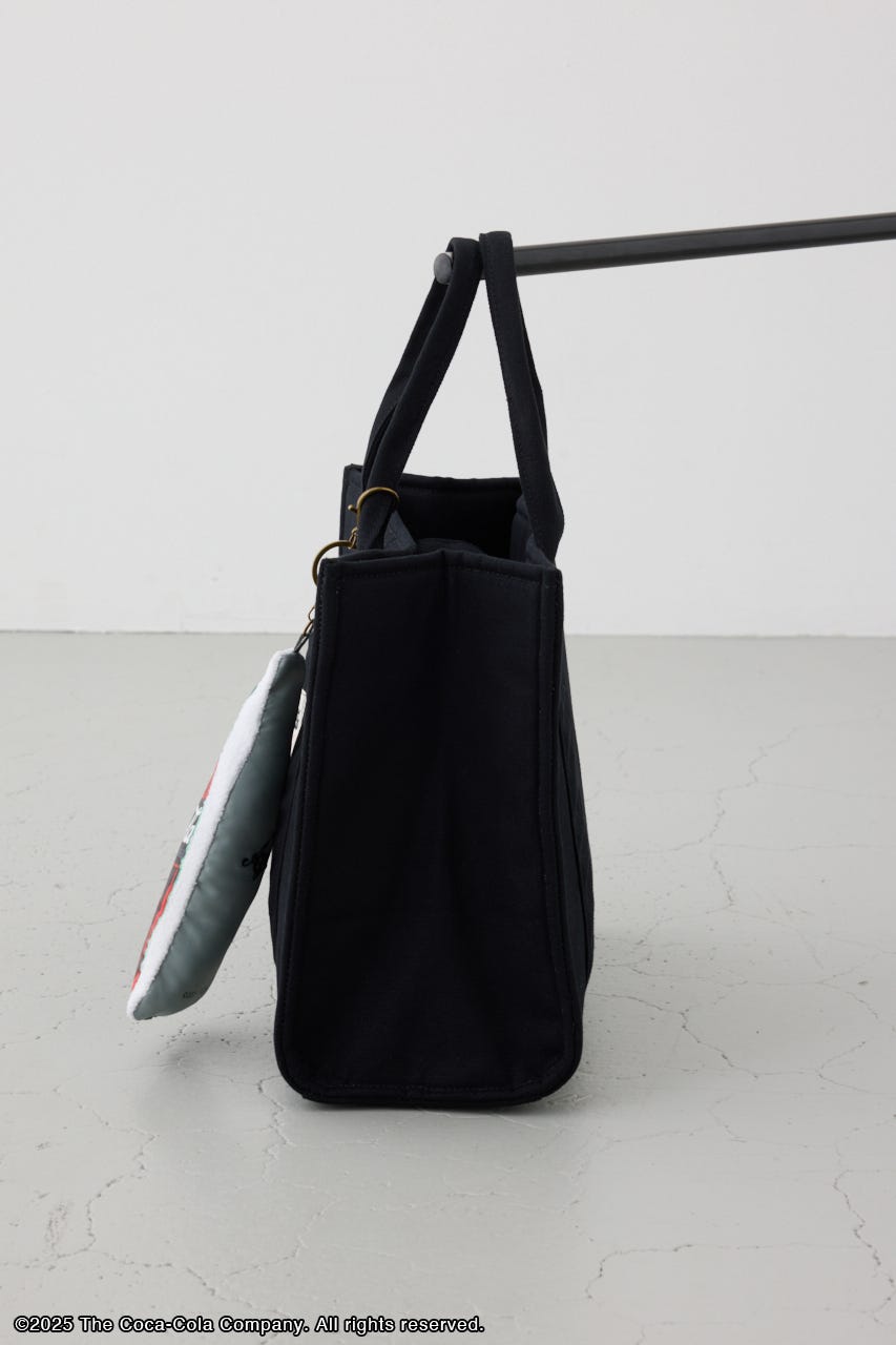 【Coca-Cola（R）｜AZUL】スクエアトートバッグ BLK FREE