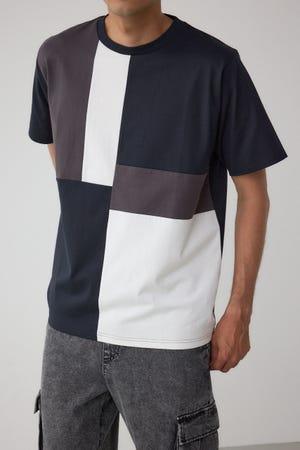 MIDWEST×NAIFE パネルモチーフトップス　Tシャツ　ミッドウエスト TOPS | MIDWEST公式通販サイト｜MIDWEST ONLINE STORE