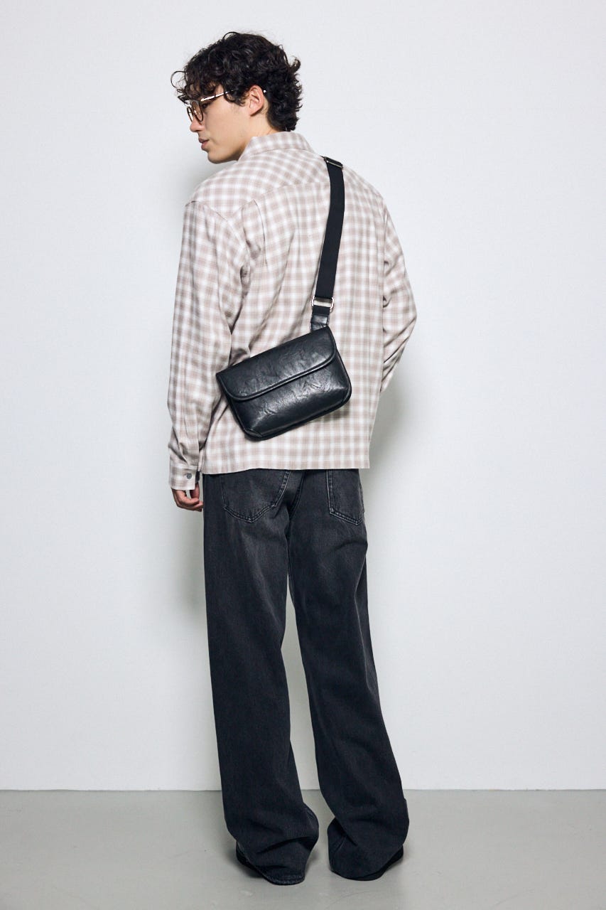 フェイクレザーフラップショルダーバッグ BLK FREE
