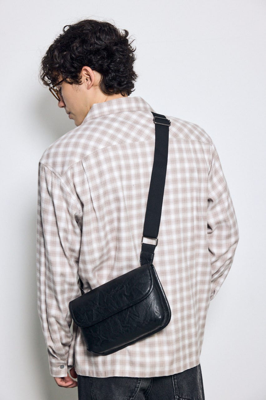 フェイクレザーフラップショルダーバッグ BLK FREE