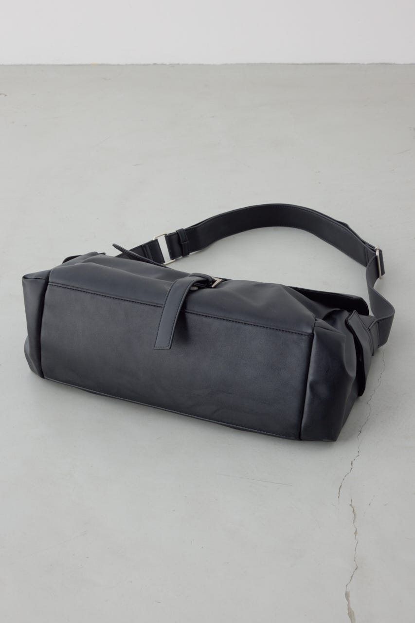 合皮ショルダーバッグ BLK FREE