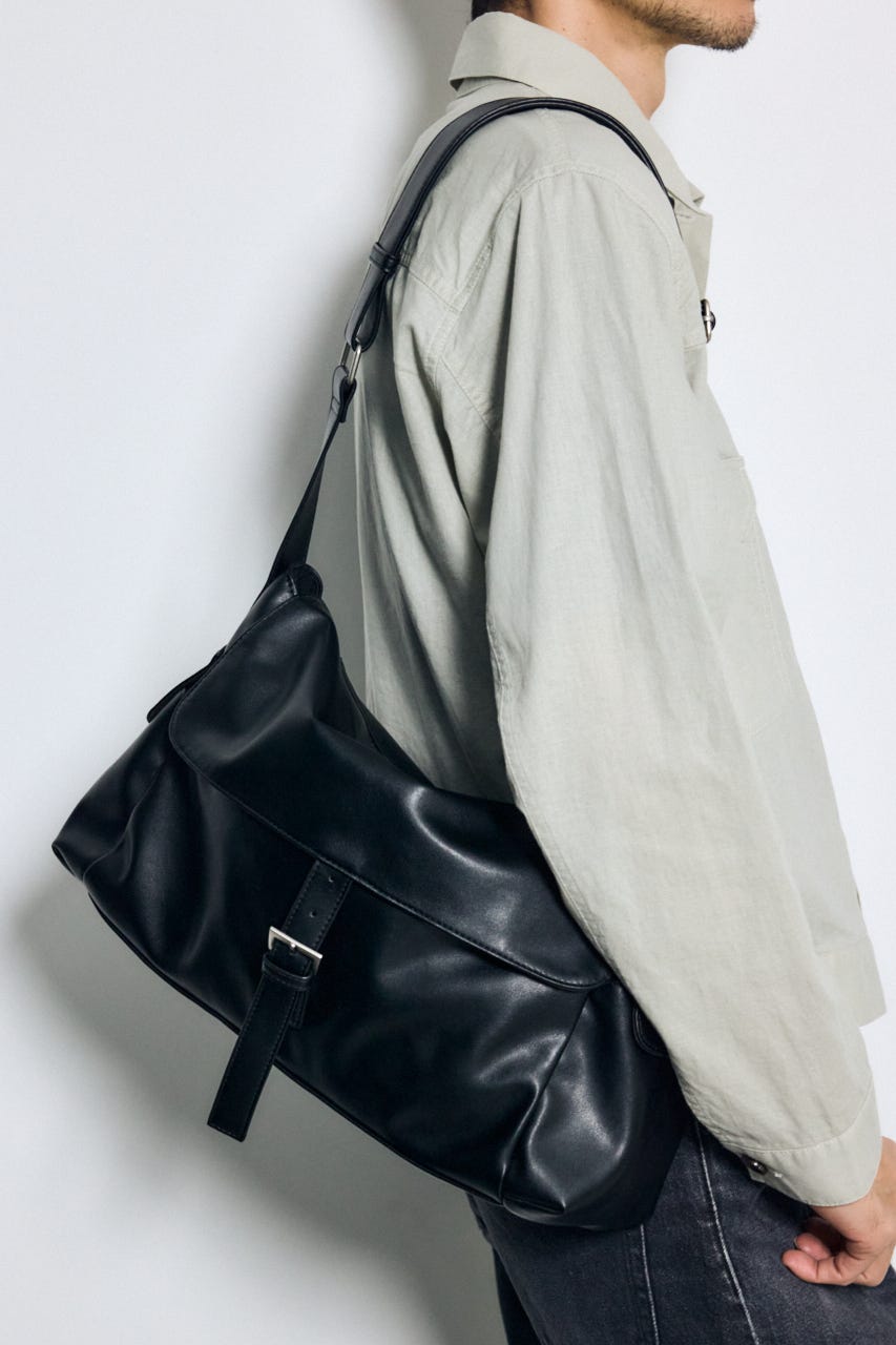 合皮ショルダーバッグ BLK FREE