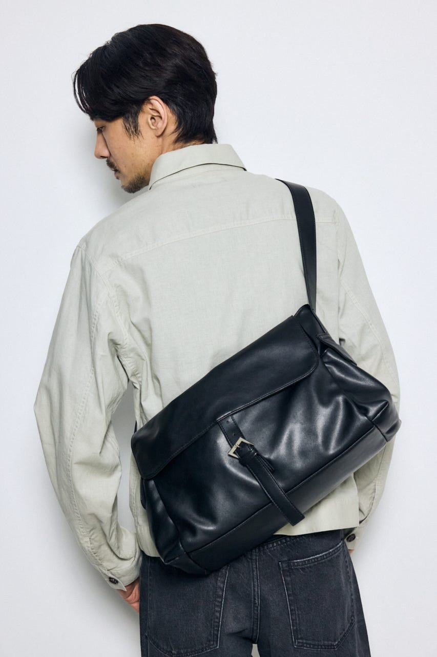 合皮ショルダーバッグ BLK FREE